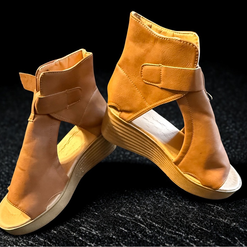 Stylish Tan Women's Sandals